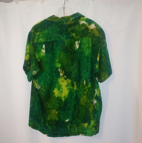 Lovely Hawaiian Shirt - Picture 3 of 3